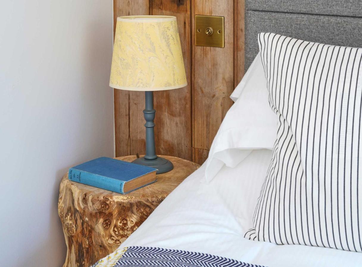 Bed and Breakfast Bird & Carter Fonthill Fonthill Bishop Esterno foto